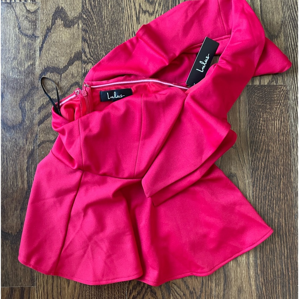 Lulus Red Top